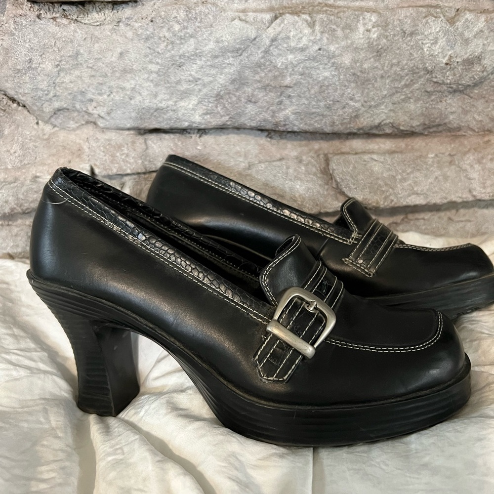 “Vintage” Steve Madden heeled loafer